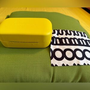 BRAND NEW!!  MARC JACOBS “HARD EYEWEAR/SUNGLASSES CASE w/CLEANING CLOTH